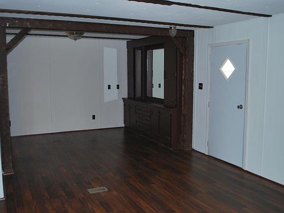 4th image of 707 Ownby St