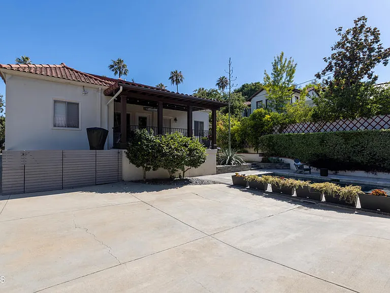 1541 Rose Villa St — Photo 41