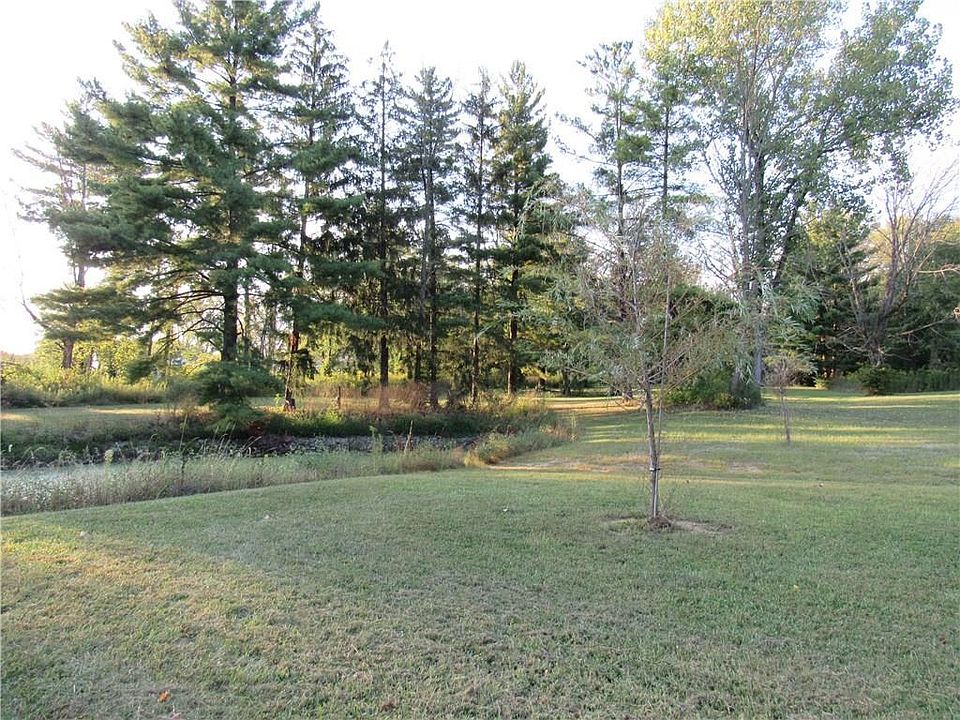 1st image of 475 Eastview Dr