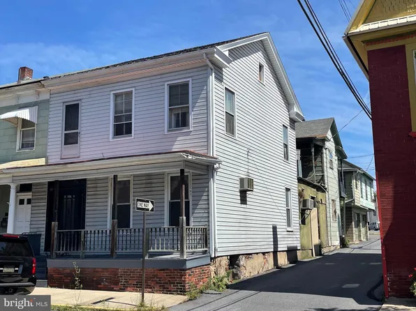 15 N Wayne St, Lewistown, PA 17044