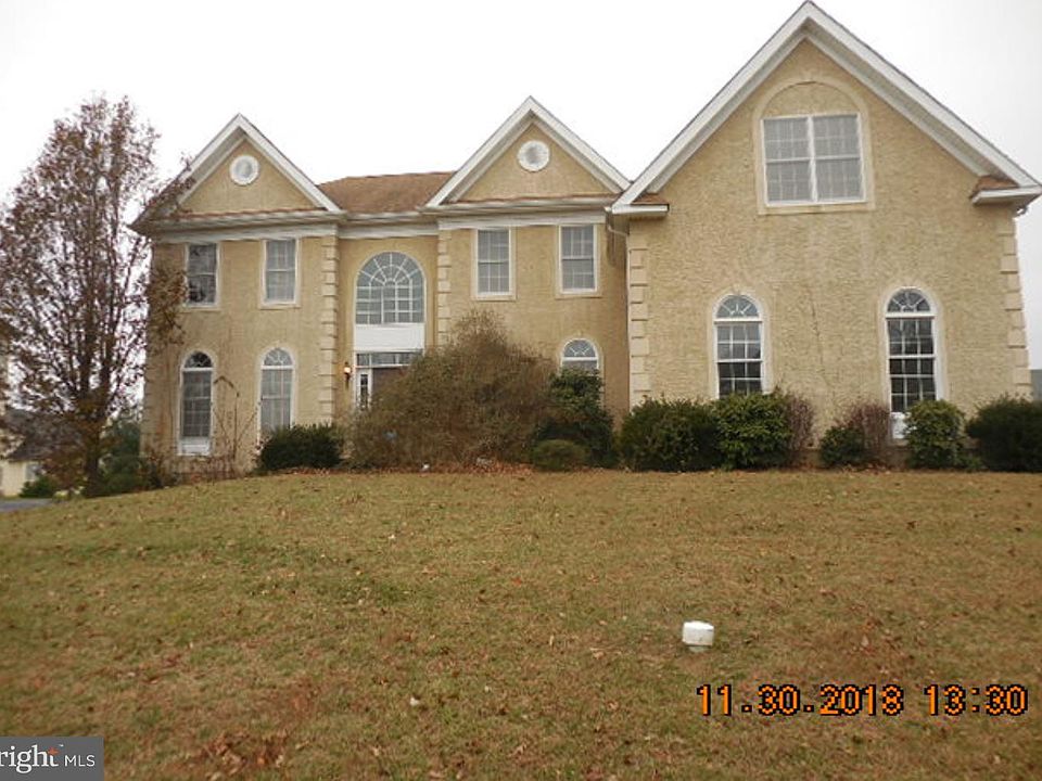 1st image of 808 Lowell Dr