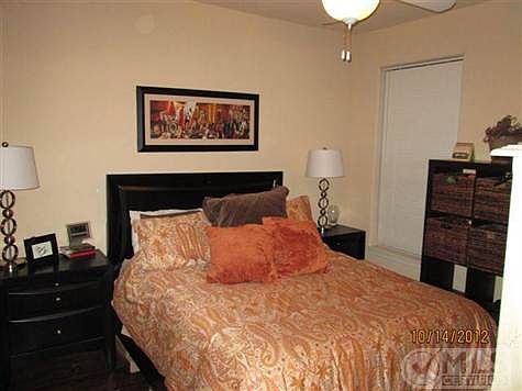 3rd image of 330 Las Colinas Blvd #242