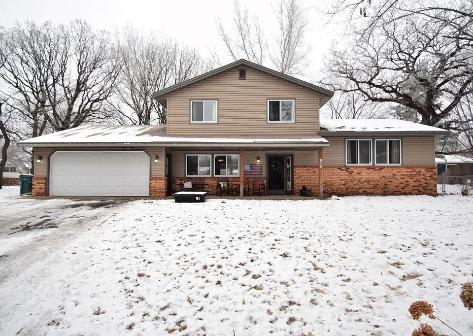 1st image of 949 96th Ln NE