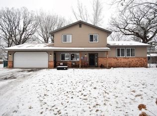 949 96th Ln NE, Blaine, MN 55434