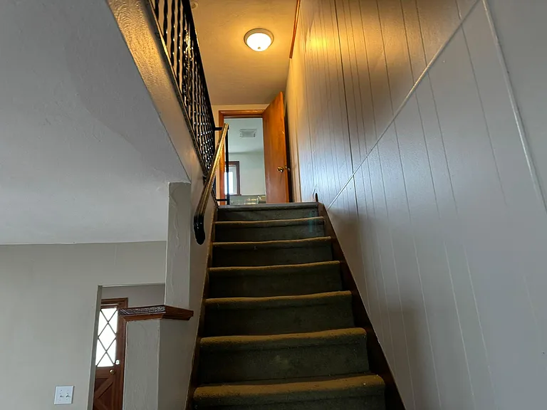 34 Roosevelt St — Photo 4
