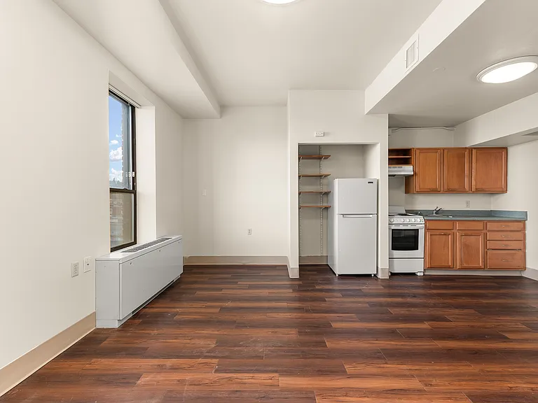 206 Flats — Photo 15