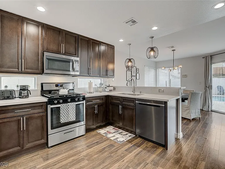 8208 Ogee Dr — Photo 16