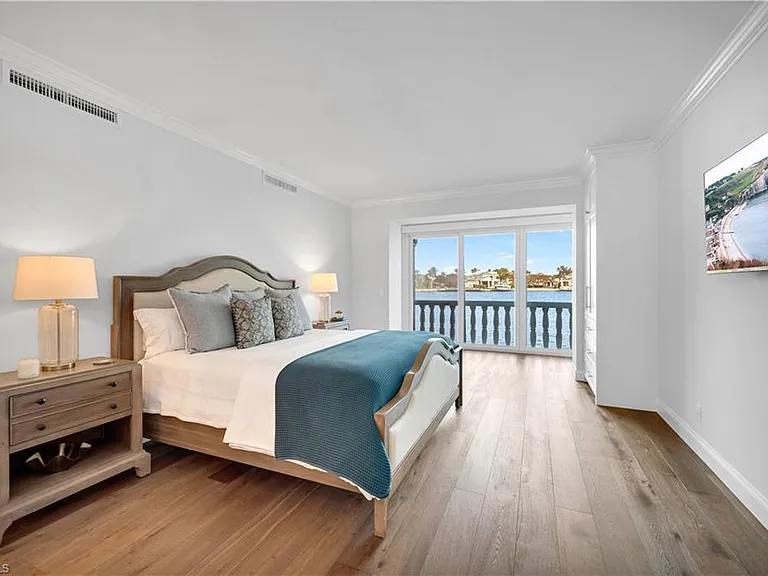 4000 Gulf Shore Blvd N #1400 — Photo 13