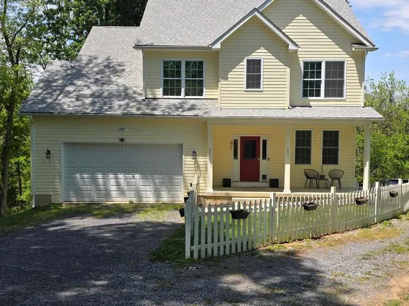 167 Hyde Park Ln, Charles Town, WV 25414