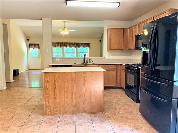 4th image of 1913 Stonebrook Ln