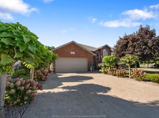 4 Francesco Ct, Leamington, ON N8H 5M4