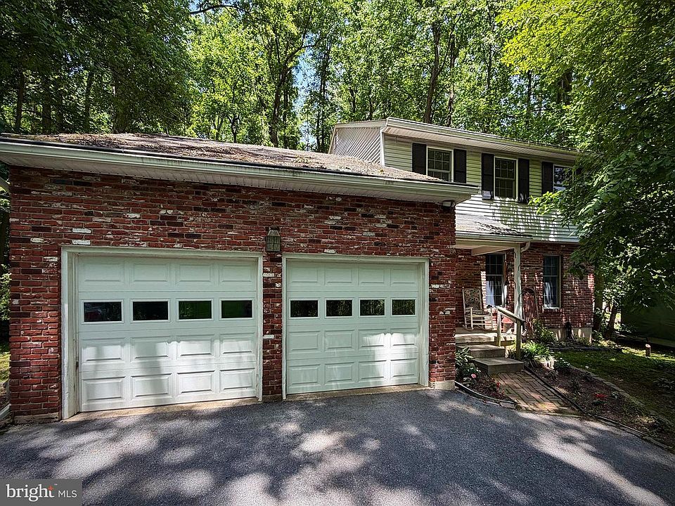 2nd image of 2371 Schaffer Rd
