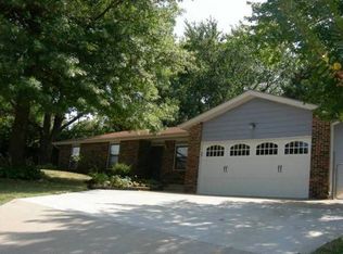 1931 W 4th St, Lawrence, KS 66044
