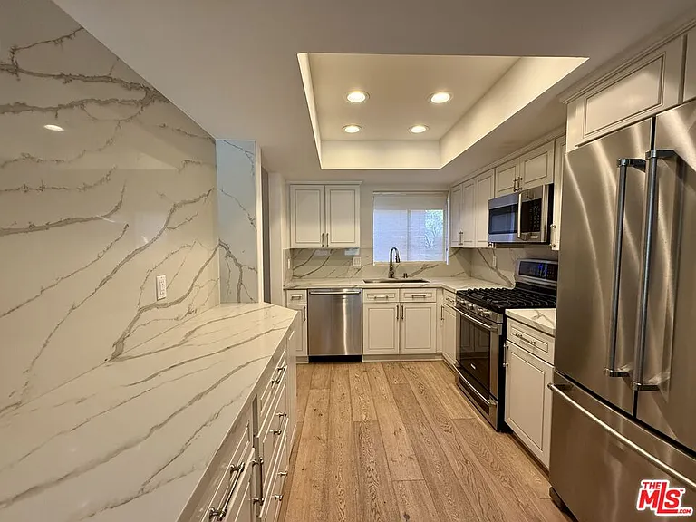 853 Larrabee St #6 — Photo 15