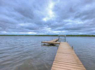 234 Peninsula Rd, Medicine Lake, MN 55441