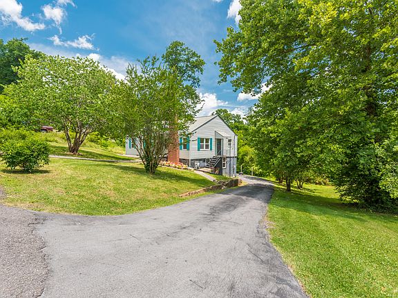 4th image of 202 Locust Hill Ln