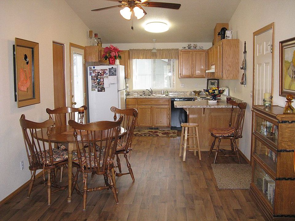 2nd image of 2574 NE Cordata Pl
