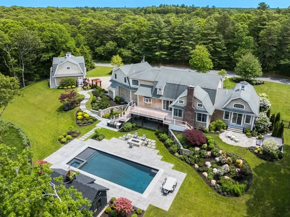 195 Bunker Hill Rd, Barnstable, MA 02630