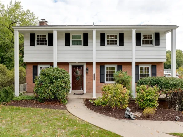 4839 Elmwood Dr, Pittsburgh, PA 15227