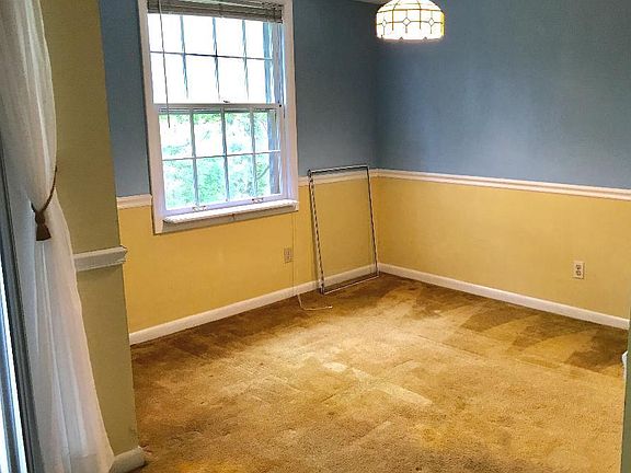 3rd image of 3790 Lyndhurst Dr APT 202