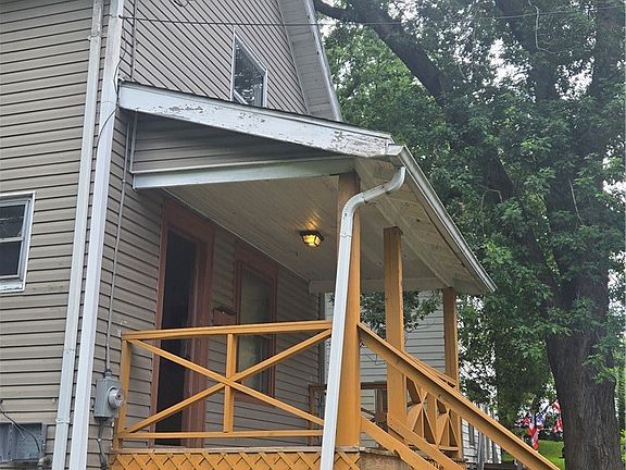 2nd image of 975 Owen Ave