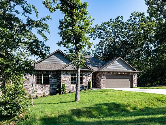 3rd image of 8 Strathdon Ln