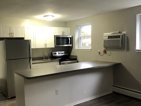 2nd image of 3925 James St APT B1