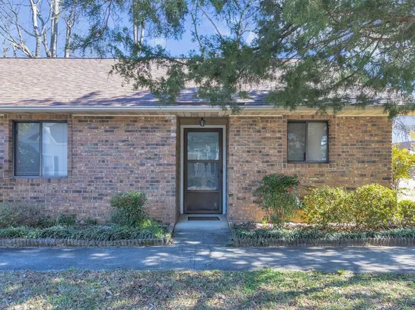 224 Elm Ct N, Greenwood, SC 29646