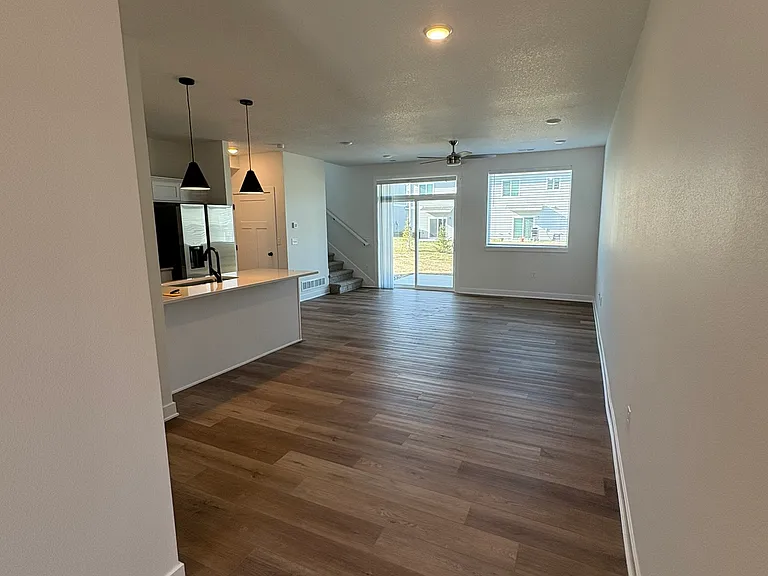 220 NW Waverly Dr #1 — Photo 13