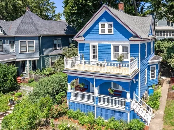 33 Symmes St, Roslindale, MA 02131