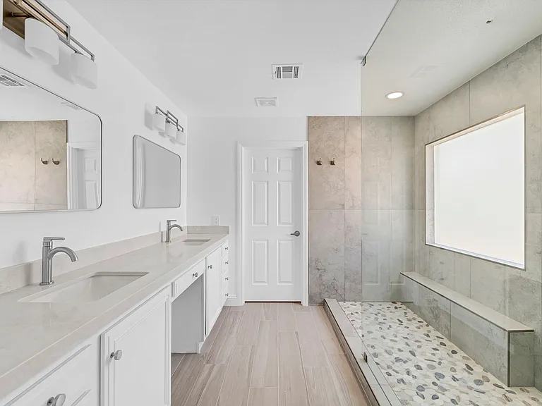 10705 Sprucedale Ave — Photo 13