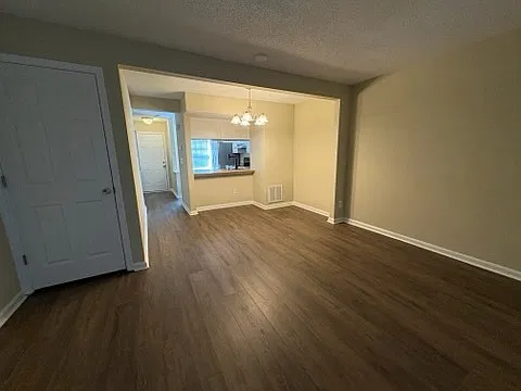 3 bed, 2.0 bath, 1260 sqft, $1,700 — Photo 4