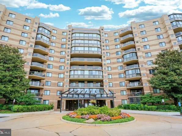 8340 Greensboro Dr APT 225, Mc Lean, VA 22102