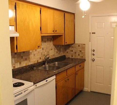 4th image of 2409 Wilke Dr