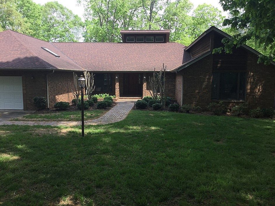 1st image of 108 Creekside Ct