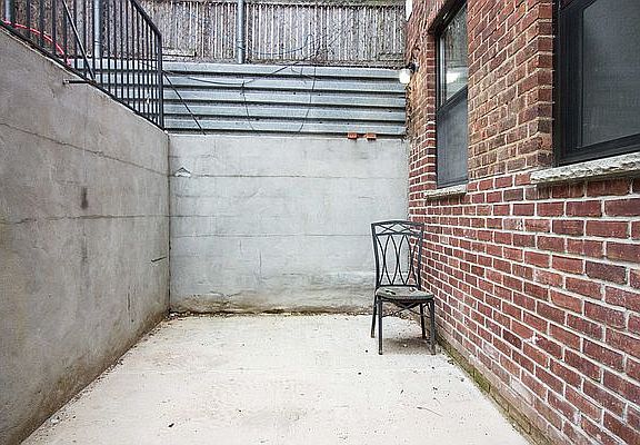 5th image of 296 Harman St #2RB