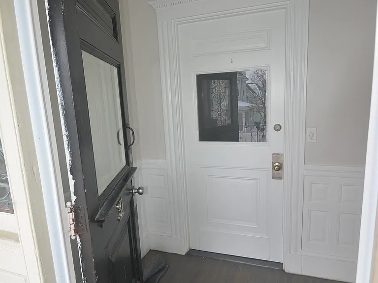 31 Claybourne St #1 — Photo 52