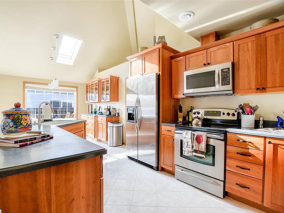 1st image of 1226 Llandwood Ave