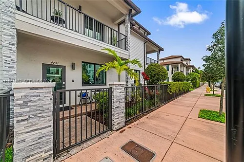 4741 NW 84th Ave #Townhouse 4741 Photo 1