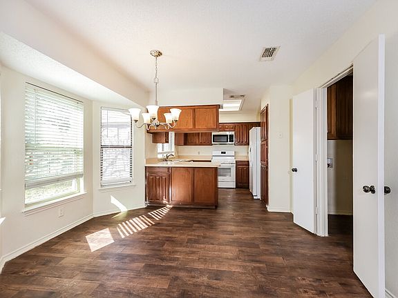 5th image of 7908 Gladewater Dr