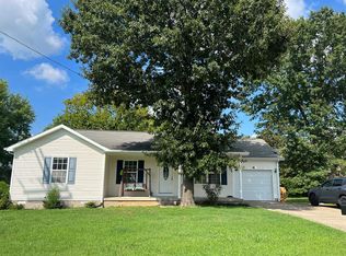 106 Lee Ln, Hopkinsville, KY 42240