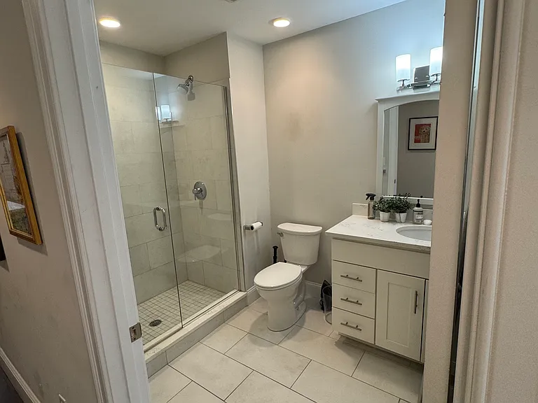 545 E 3rd St #1 — Photo 16