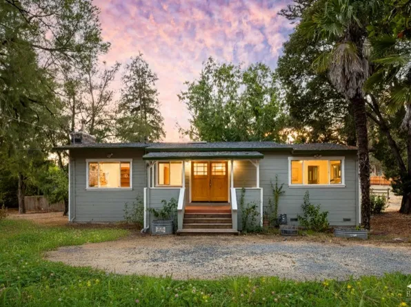 635 Goodwin Avenue, Penngrove, CA 94951