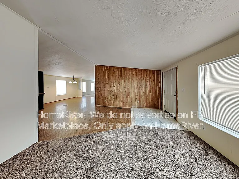 2920 S Windsor Rd — Photo 2