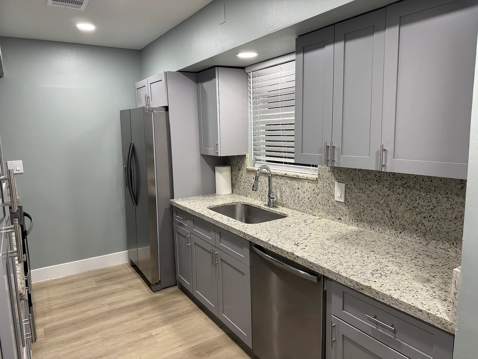 2 bed, 1300 sqft, $3,000 — Photo 3
