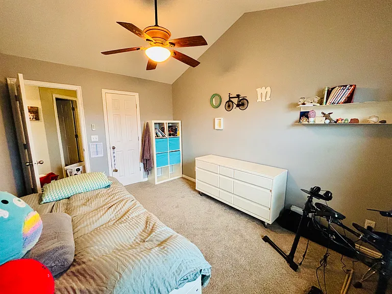 1590 Wynview Ln — Photo 6