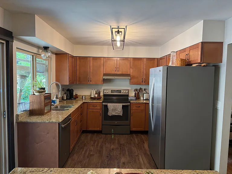 Breckenridge Dr E — Photo 4