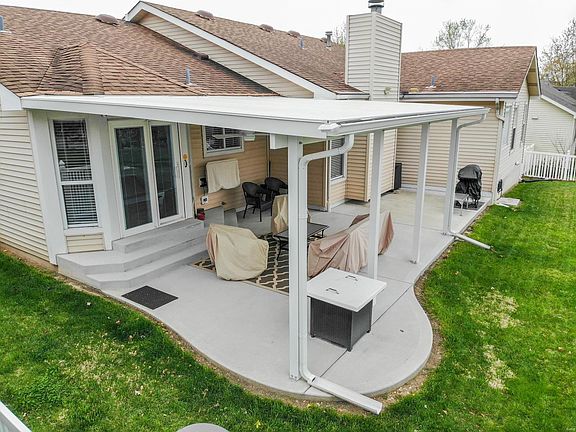 2nd image of 813 Winter Lake Ct