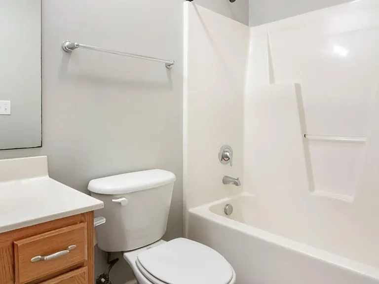 102 Huntington Ct — Photo 21