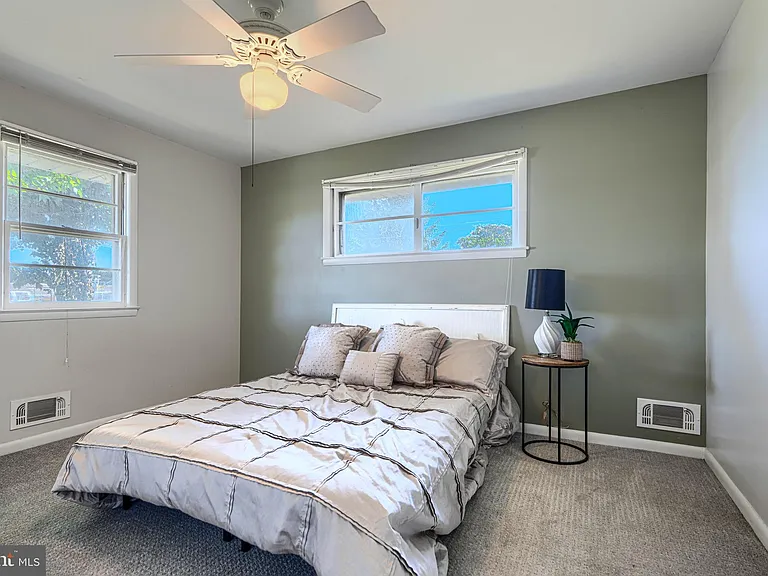 520 White Oak Dr — Photo 12